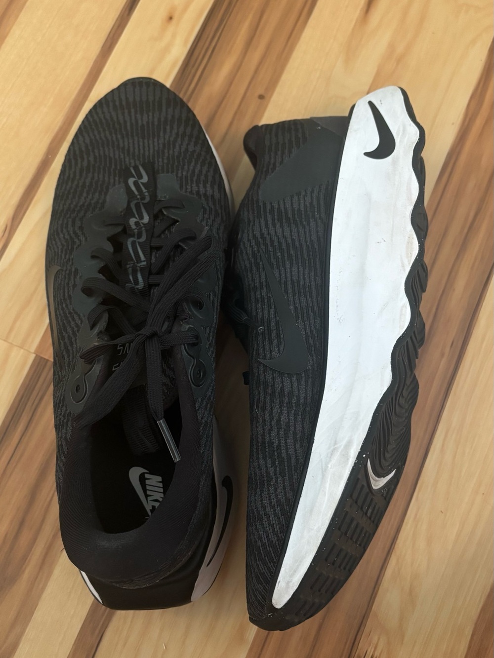 Nike Motiva Walking Shoes